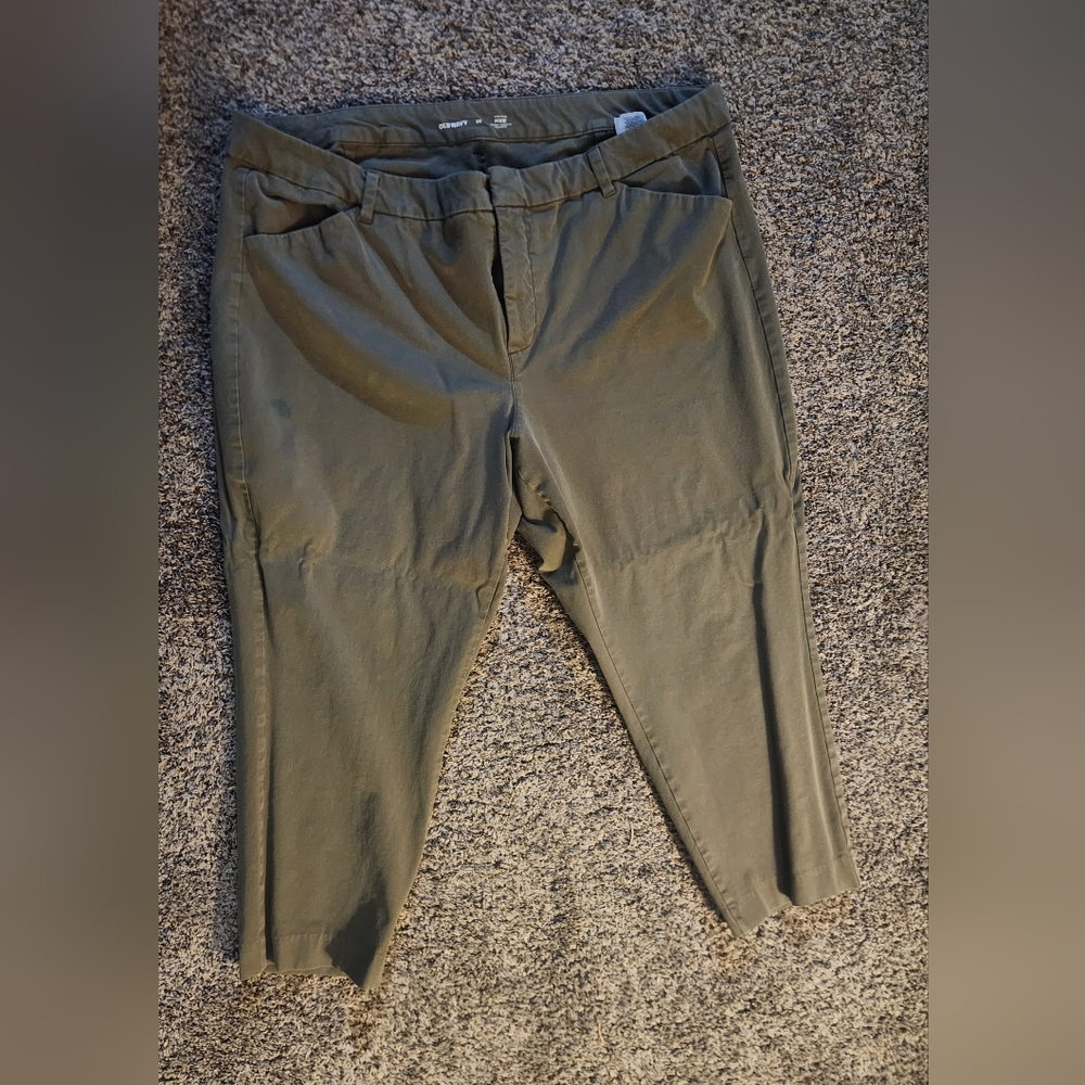 Old Navy Women's Khaki Pixie Pants
